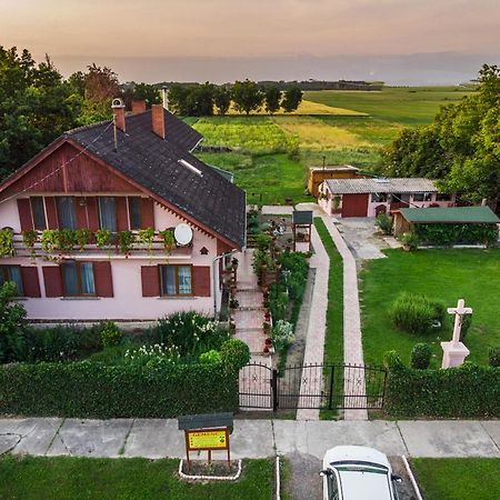 Gemenc Vendeghaz Hotel Hercegszanto Exterior foto