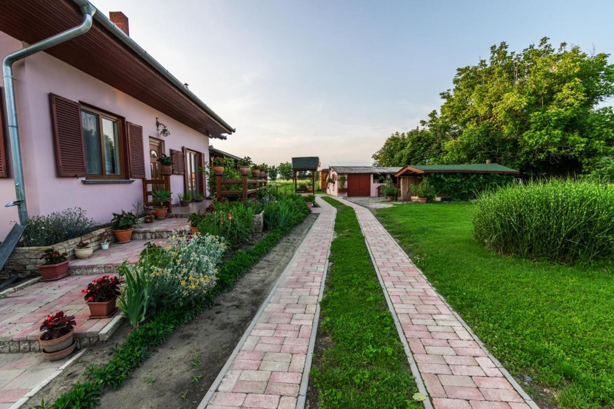 Gemenc Vendeghaz Hotel Hercegszanto Exterior foto